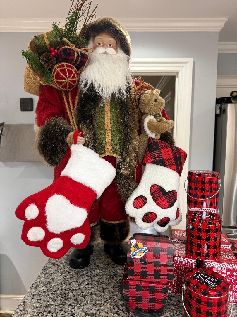 “Buy One, Give One” Holiday Stockings 🎄🐾