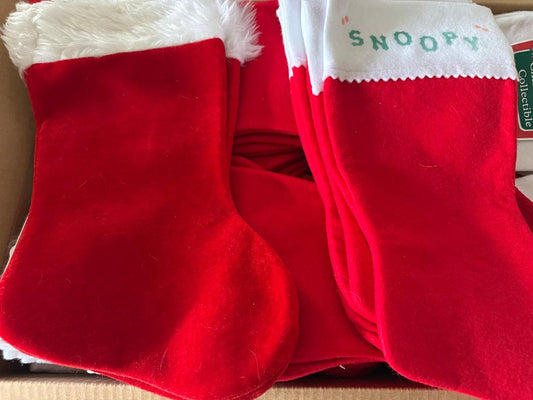 🎁 Give a Stocking Full of Joy to a Shelter Pup! 🐾