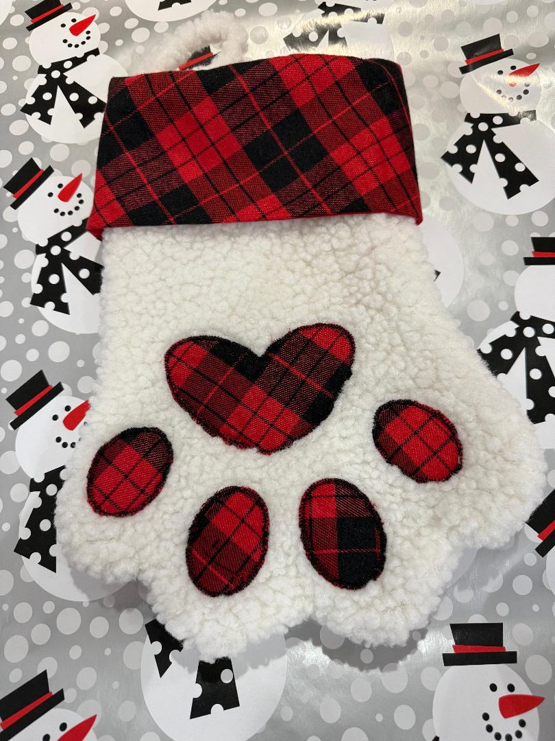 “Buy One, Give One” Holiday Stockings 🎄🐾